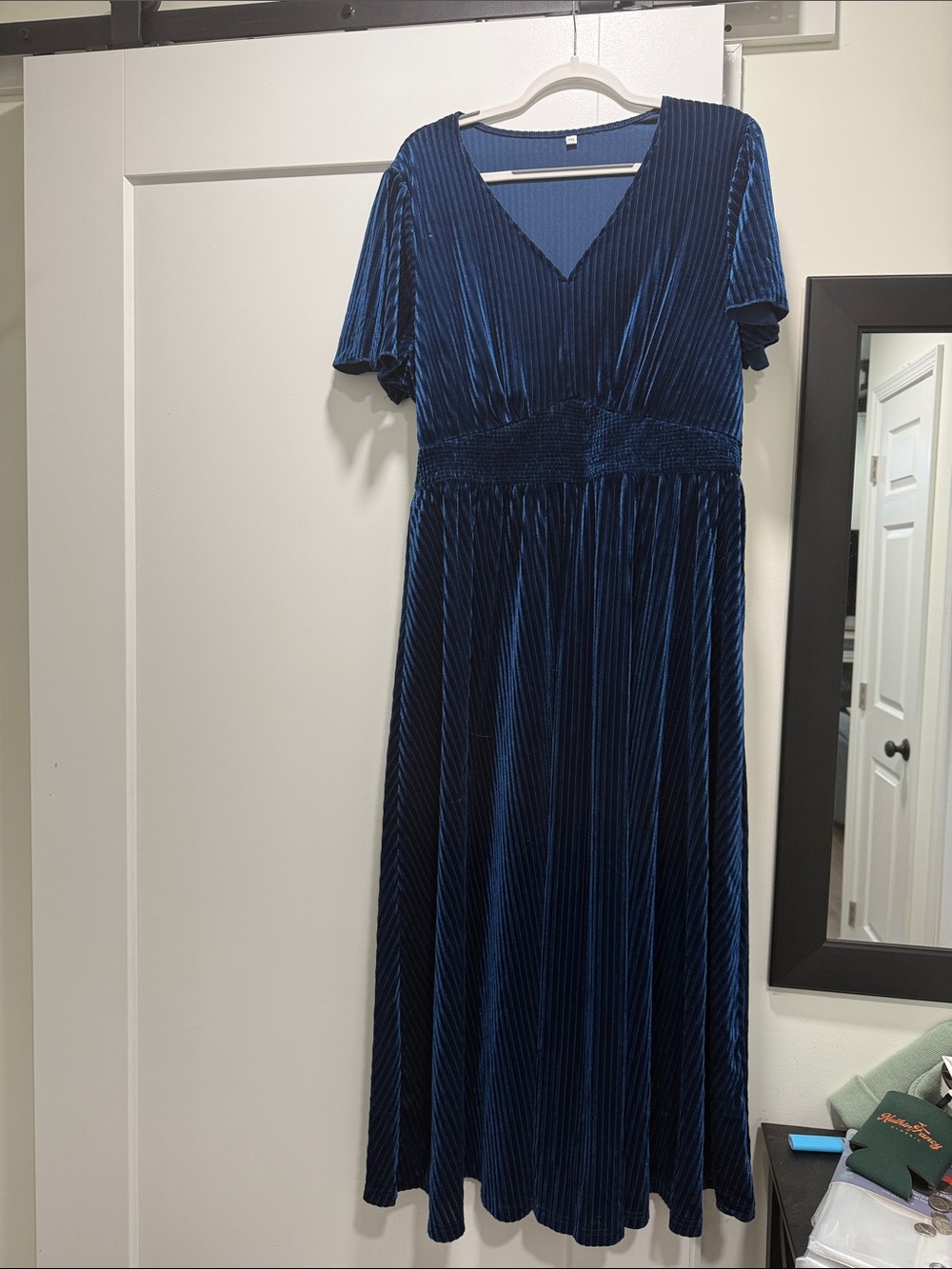 Women's Deep Blue Velvet V-Neck Midi Dress